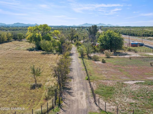 959 Lujan Hill Road, Las Cruces, NM 88007