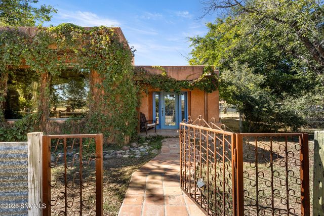 959 Lujan Hill Road, Las Cruces, NM 88007