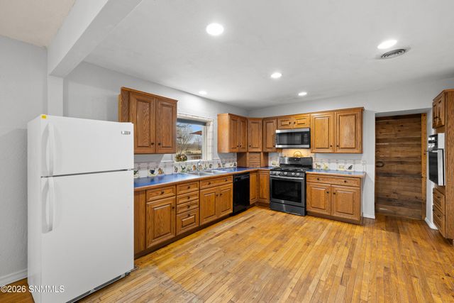 959 Lujan Hill Road, Las Cruces, NM 88007