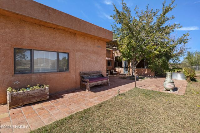 959 Lujan Hill Road, Las Cruces, NM 88007