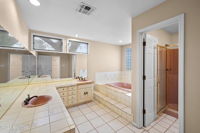 959 Lujan Hill Road, Las Cruces, NM 88007