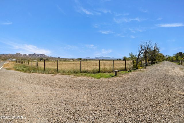 959 Lujan Hill Road, Las Cruces, NM 88007