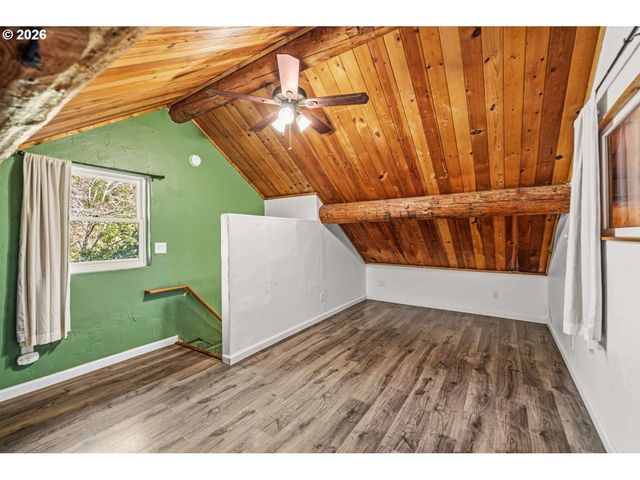 17285 RUSTIC Ln, Brookings, OR 97415