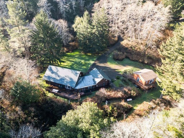 17285 RUSTIC Ln, Brookings, OR 97415