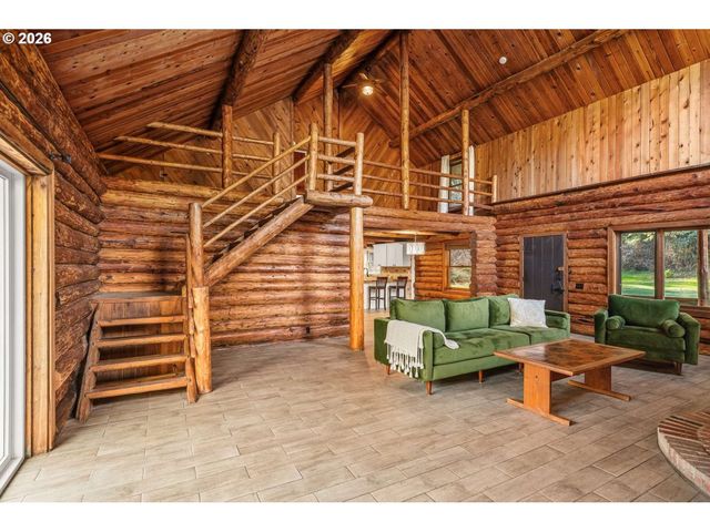17285 RUSTIC Ln, Brookings, OR 97415
