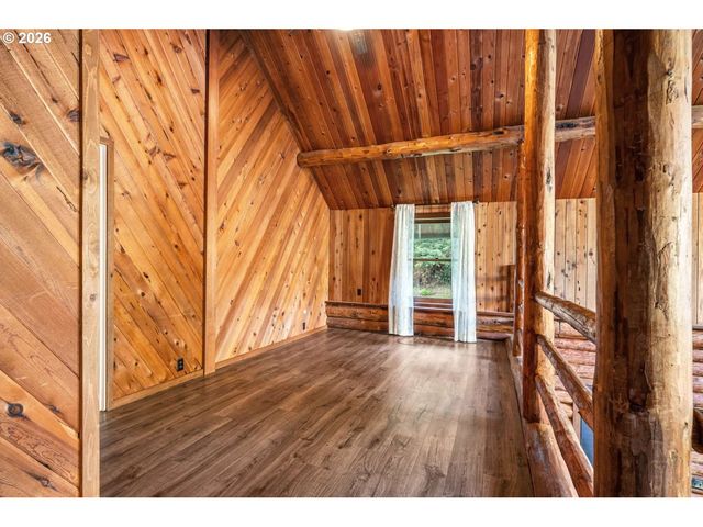 17285 RUSTIC Ln, Brookings, OR 97415