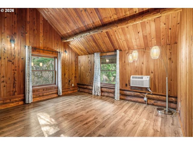 17285 RUSTIC Ln, Brookings, OR 97415