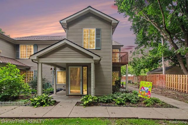 853 Saybrook Drive, Waterford, MI 48327