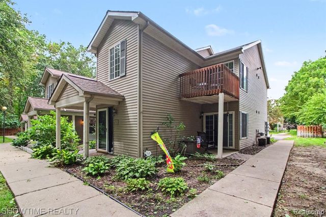 853 Saybrook Drive, Waterford, MI 48327