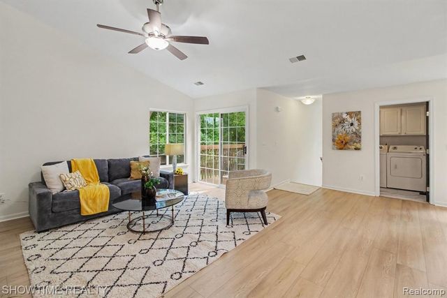 853 Saybrook Drive, Waterford, MI 48327