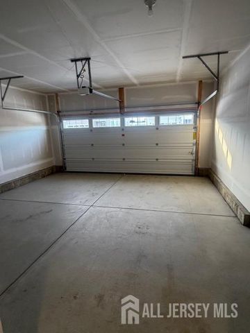 17 prado Road, Monroe, NJ 08831