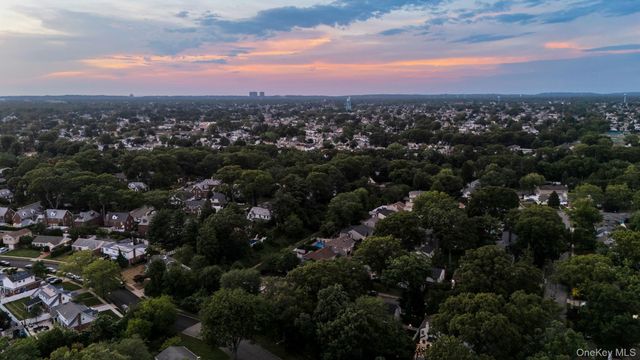179 Scarcliffe Drive, Malverne, NY 11565