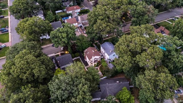 179 Scarcliffe Drive, Malverne, NY 11565