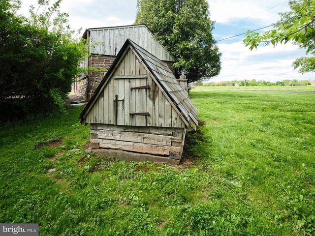 718 TELEGRAPH RD, Perkasie, PA 18944