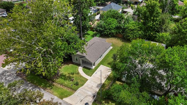 5824 Glen Lee Drive, Houston, TX 77396