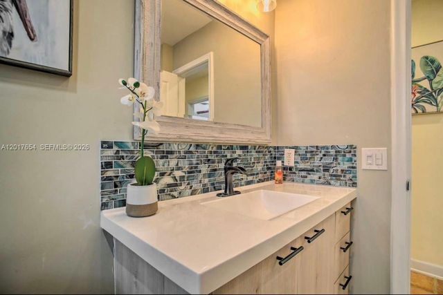2169 Imperial Point Dr, Fort Lauderdale, FL 33308