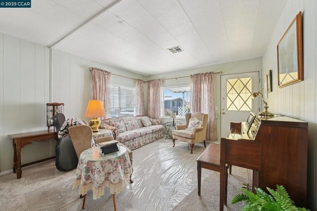 327 La Vina, Pacheco, CA 94553
