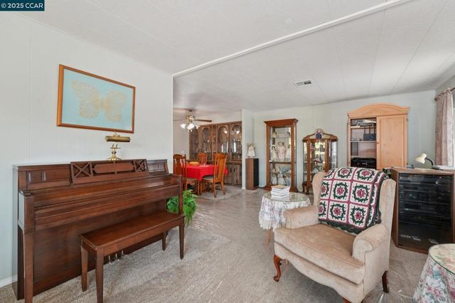 327 La Vina, Pacheco, CA 94553