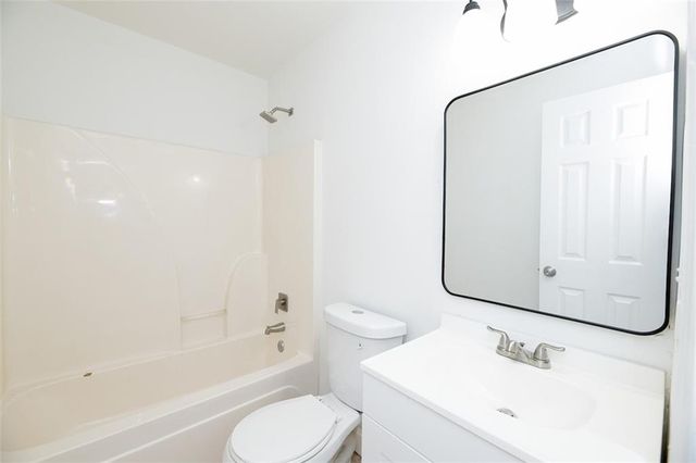 22 S Eugenia Place NW, Atlanta, GA 30318