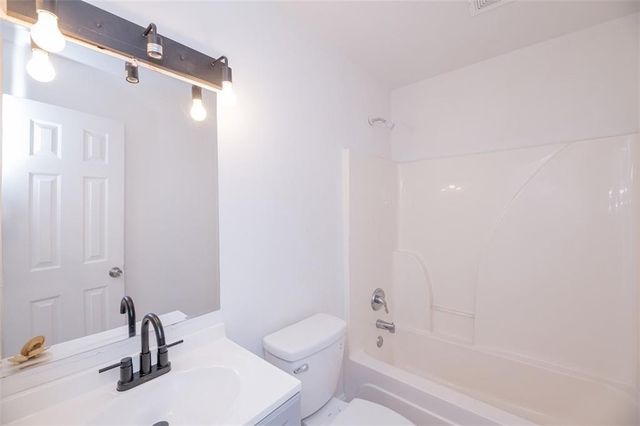 22 S Eugenia Place NW, Atlanta, GA 30318