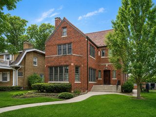10337 S Hamilton Avenue, Chicago, IL 60643