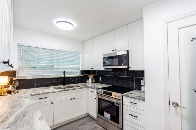 4855 Sulley Drive, Alvin, TX 77511