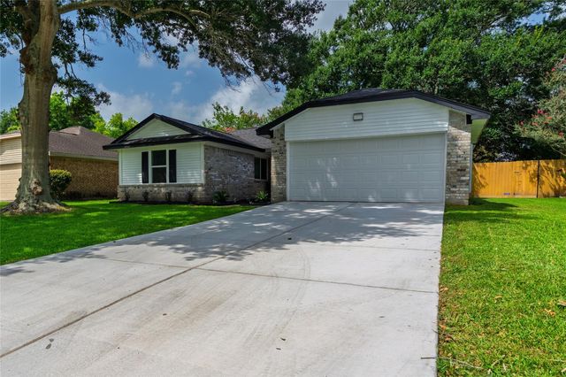 4855 Sulley Drive, Alvin, TX 77511