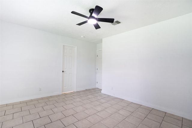 4855 Sulley Drive, Alvin, TX 77511