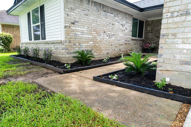 4855 Sulley Drive, Alvin, TX 77511