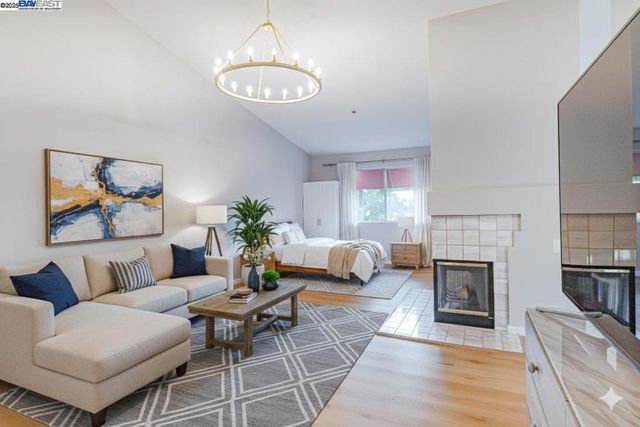 219 Commons Ln, Foster City, CA 94404