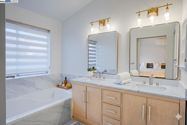 219 Commons Ln, Foster City, CA 94404