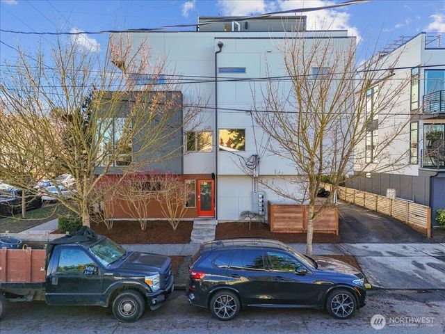 3001 60th Avenue SW, Seattle, WA 98116