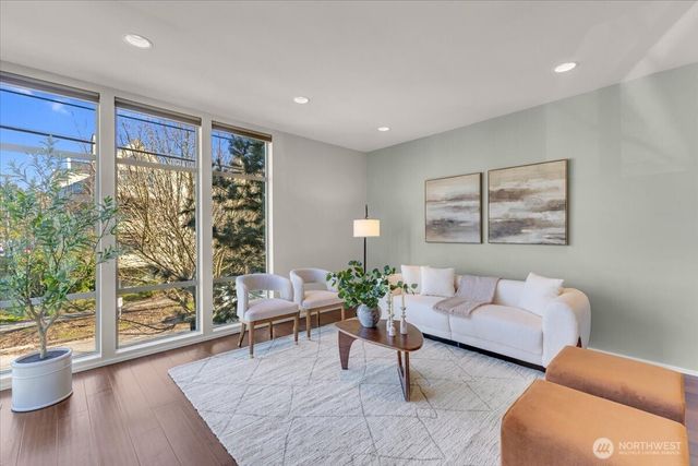 3001 60th Avenue SW, Seattle, WA 98116