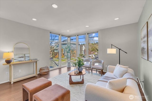 3001 60th Avenue SW, Seattle, WA 98116