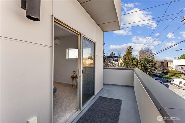 3001 60th Avenue SW, Seattle, WA 98116