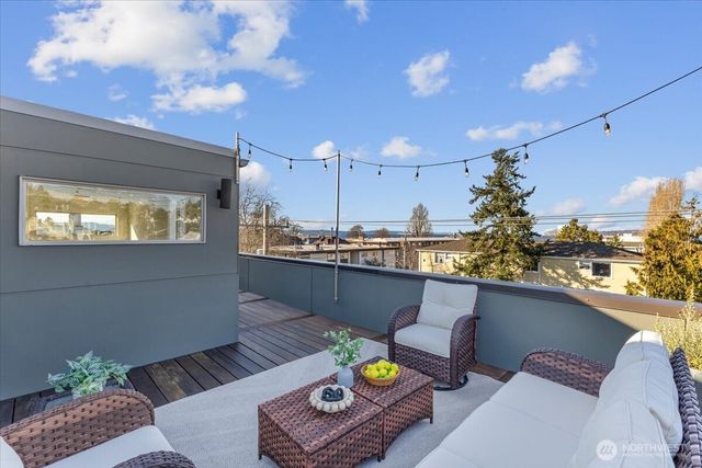 3001 60th Avenue SW, Seattle, WA 98116