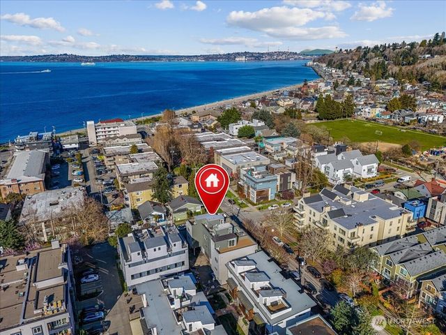 3001 60th Avenue SW, Seattle, WA 98116