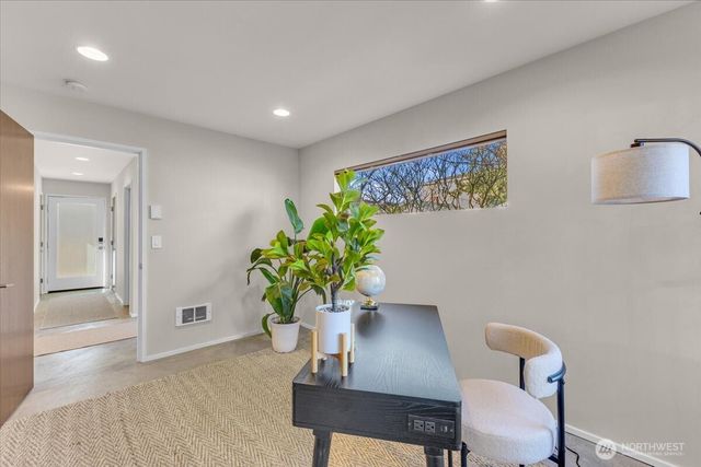 3001 60th Avenue SW, Seattle, WA 98116