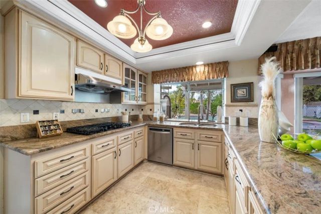 555 Chuck Wagon, Walnut, CA 91789