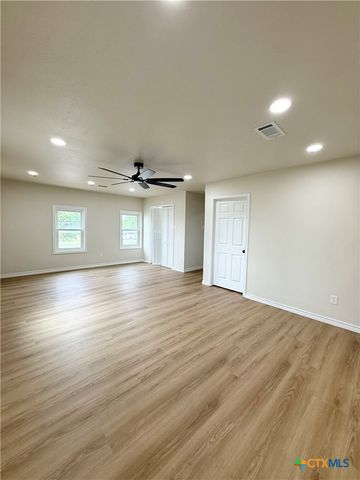 421 S 32nd Street, Temple, TX 76501