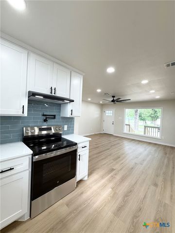 421 S 32nd Street, Temple, TX 76501