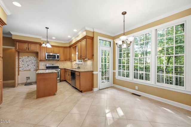 305 Parkknoll Lane, Cary, NC 27519