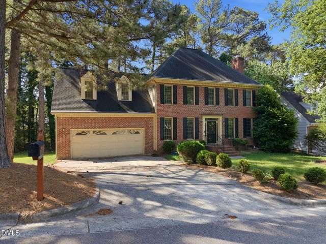 305 Parkknoll Lane, Cary, NC 27519