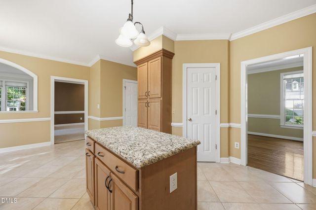 305 Parkknoll Lane, Cary, NC 27519