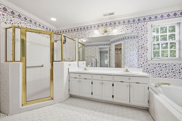 305 Parkknoll Lane, Cary, NC 27519