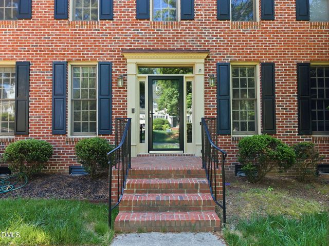 305 Parkknoll Lane, Cary, NC 27519