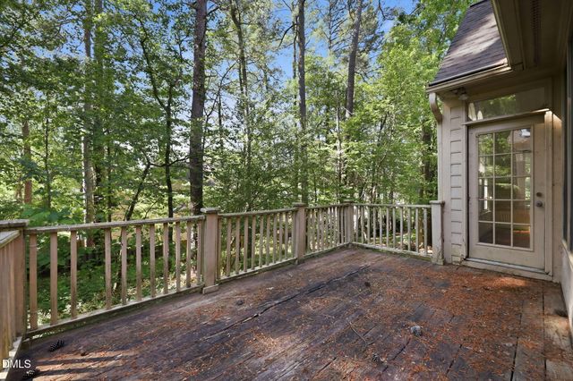 305 Parkknoll Lane, Cary, NC 27519