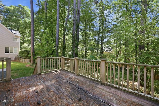 305 Parkknoll Lane, Cary, NC 27519