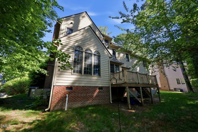 305 Parkknoll Lane, Cary, NC 27519