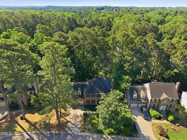 305 Parkknoll Lane, Cary, NC 27519